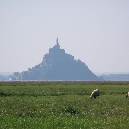 Charmante Maison De Pecheur En Baie Du Mont Saint Michel Genêts Exteriör bild